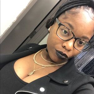 Meet your Posher, Shanis